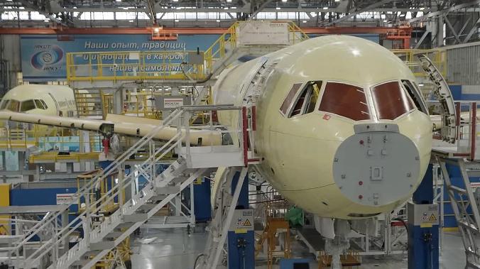 На первый серийный МС-21 установили российское композитное крыло