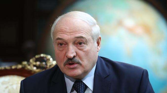 Лукашенко выступил против передачи власти «незнакомому президенту»