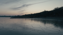 Покрылось льдом: Азовское море в Мариуполе замёрзло