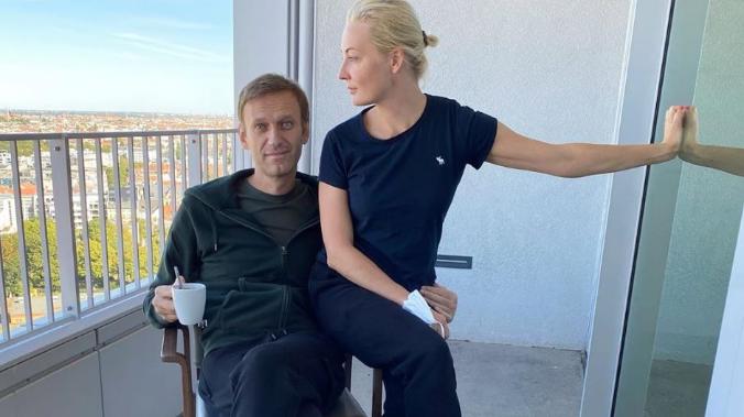 Навальный публично объяснился в любви к жене Юлии