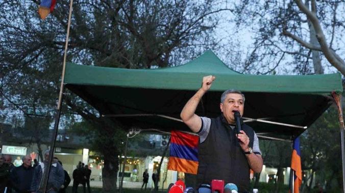 В Ереване продолжаются массовые акции протеста