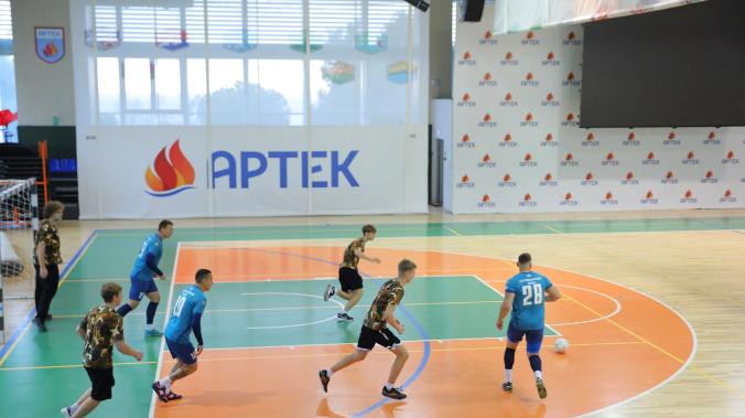 Военнослужащие 810-й бригады сыграли в мини-футбол в «Артеке»