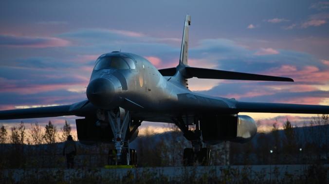 Американские B-1B Lancer совершили полеты вдоль российской границы