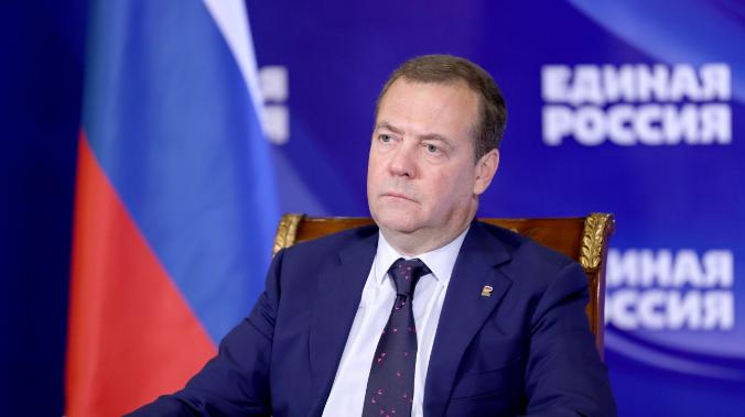 Медведев: привычный мир Байдена исчезает