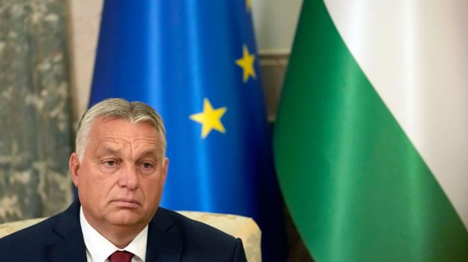Виктор Орбан выступил за скорейшее снятие антироссийских санкций 
