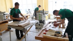 В Крыму столяры из разных регионов сразились за победу на чемпионате