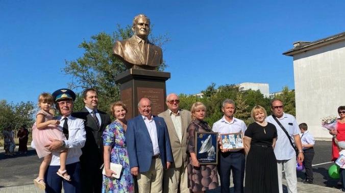 В поселке Школьное под Симферополем открыли бюст Сергею Королеву