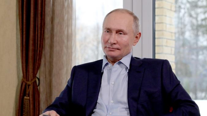 «Скучно, девочки»: Путин отреагировал на фильм о «своём дворце в Геленджике»