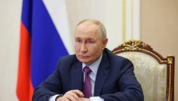 Путин поручил усилить изучение русского языка в вузах