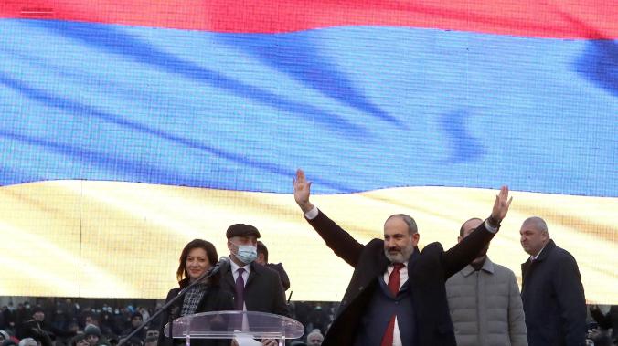 Кризис в Армении: Пашинян попросил прощения у народа 