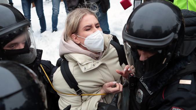 Любовь Соболь задержали на несанкционированной акции в Москве