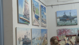 Искусство и память: в Севастополе открылась выставка к 23 февраля