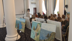 Открылась выставка картин жён и матерей бойцов СВО