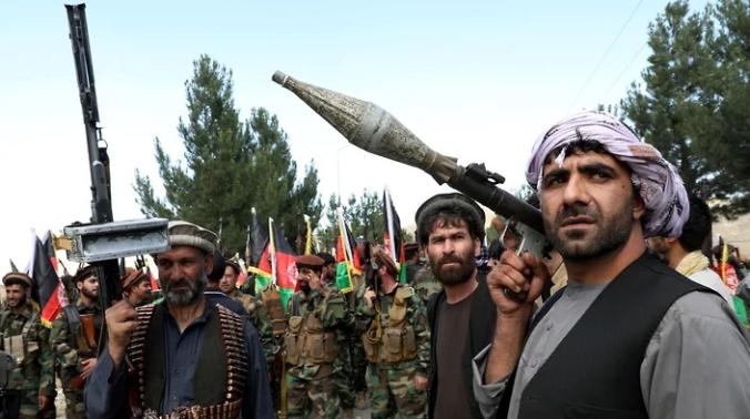 Афганские военные бегут от талибов в Таджикистан и Узбекистан