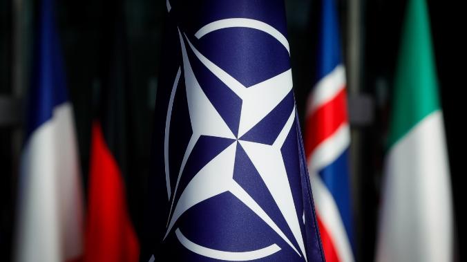 Макгрегор объяснил неспособность НАТО победить Россию отсутствием верности армии