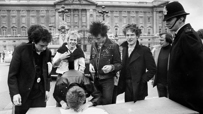 Солист группы Sex Pistols хочет судиться с бывшими коллегами