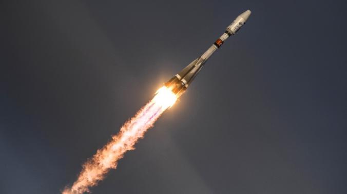 Российские военные успешно вывели на орбиту новый спутник 