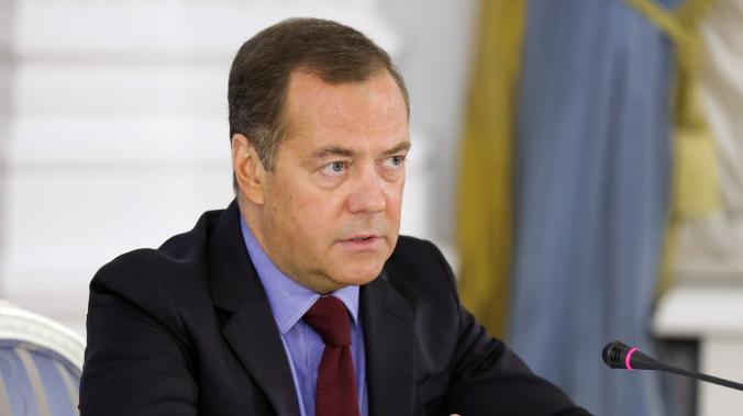 Медведев: о безъядерном статусе Балтики придётся забыть