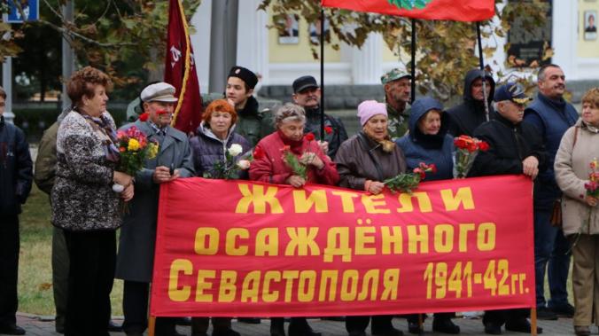 Жители осаждённого Севастополя станут ветеранами