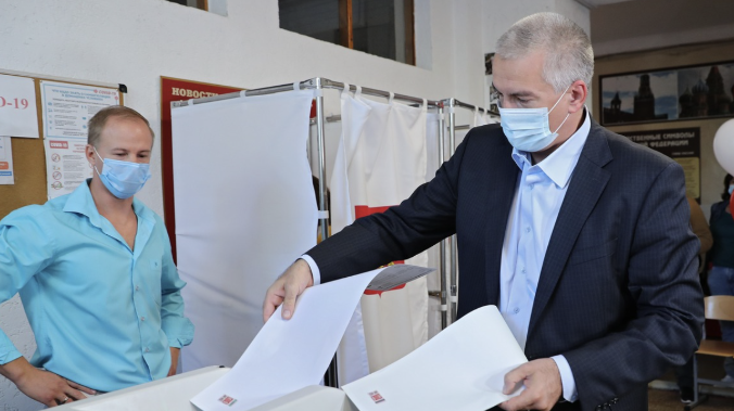Глава Крыма проголосовал на выборах в Госдуму