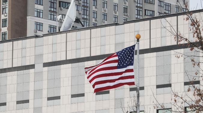 Американское посольство в Москве призвало своих граждан покинуть Россию
