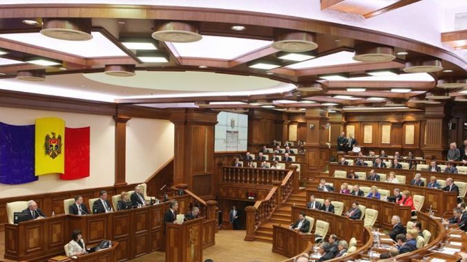 Парламент Молдавии запретил печатать избирательные бюллетени на русском языке