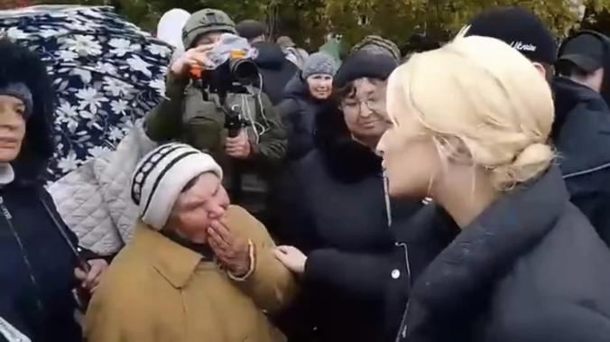 В Алёшки передали несколько десятков тонн помощи