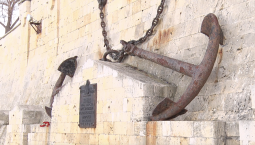 Памятник матросам «Очакова» просят отремонтировать