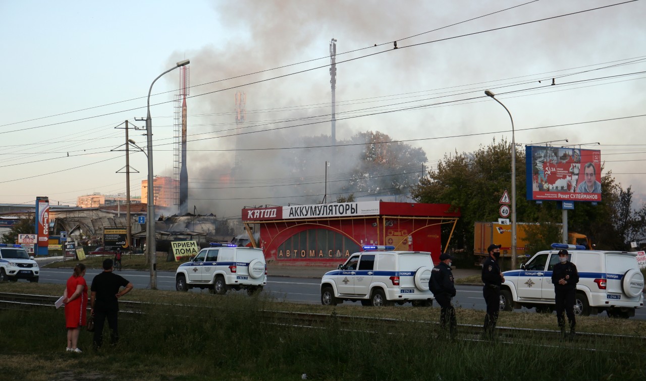 Новосибирск после теракта. Взрыв бензоколонки в Новосибирске. Новосибирск взрыв АЗС В 2021 году. Пожар на АЗС Новосибирск.