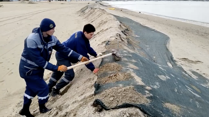 Новых выбросов мазута в акватории Чёрного моря нет
