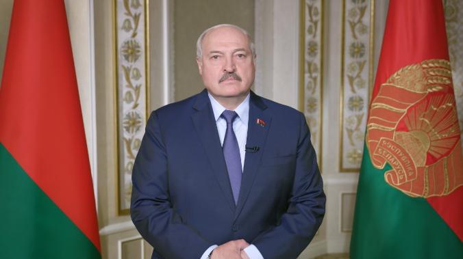 Лукашенко: Запад разрабатывает стратегические планы нападения на Россию