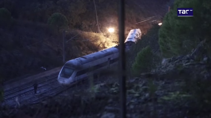 В Испании сошли с рельсов 2 поезда, есть погибшие 