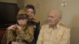 Ветерана Алексея Хромова поздравили участники спецоперации в Севастополе