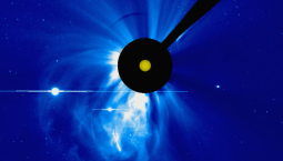 На обратной стороне Солнца произошёл двойной взрыв