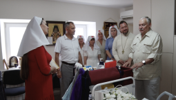 Сёстрам милосердия Севастополя передали помощь