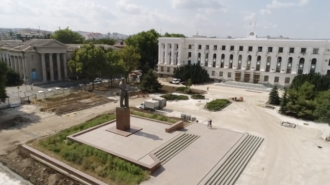 Главную площадь Симферополя сдадут к Новому году