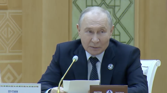 Путин призвал страны СНГ снять торговые барьеры