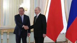 Путин: отношения России и КНР развиваются успешно