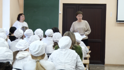 В медколледже Севастополя провели ярмарку вакансий