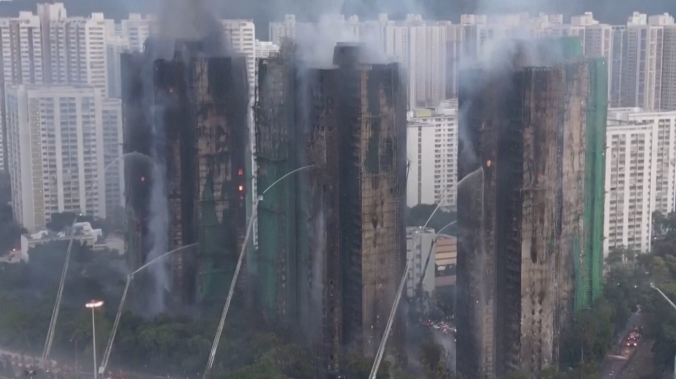 Пожар в Гонконге унёс жизни 65 человек, сотни пропали