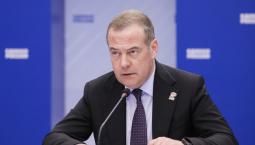 Медведев: новые санкции не изменят позицию России 