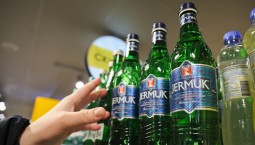 В России приостановили продажу минводы из Армении