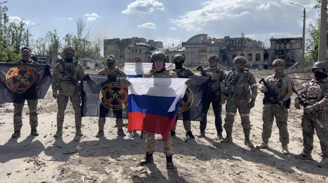 Путин поздравил военных с освобождением Артёмовска