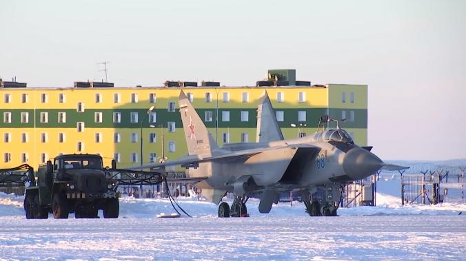 Пилоты МиГ-31 оттачивают свое мастерство в арктических условиях