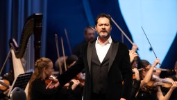 Путин присвоил звание народного артиста Абдразакову