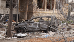 Сгоревшие квартиры и побитые машины: последствия взрыва на Корчагина