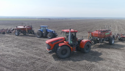 На Госуслугах регистрируют тракторы и прицепы к ним