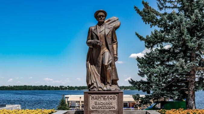 В Днепропетровске снесут памятник генералу Маргелову