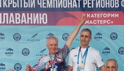 У севастопольца – «золото» турнира по плаванию