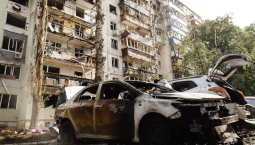 Украинский дрон атаковал многоэтажный дом в Курске 